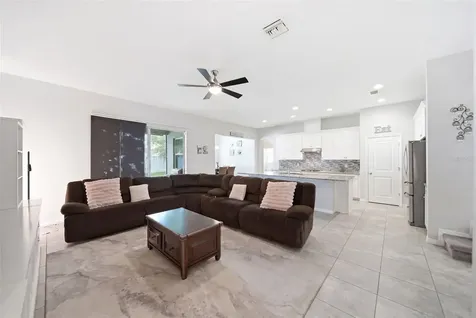 947 Maypole Drive Apopka FL 32703