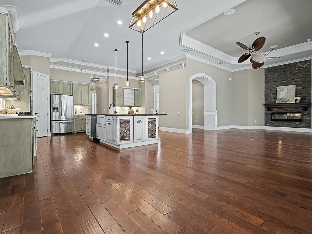 5517 Meadow Hill Loop Lady Lake FL 32159