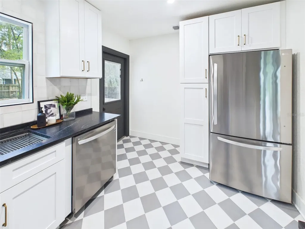 1210 E Idlewild Avenue Tampa FL 33604