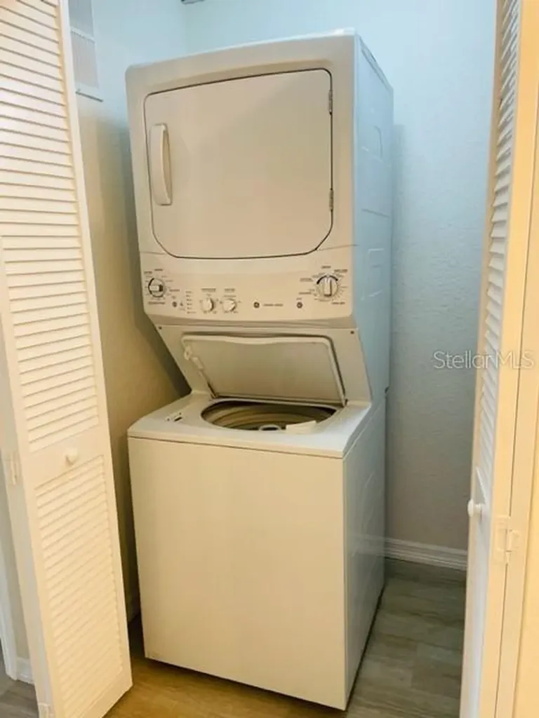 1482 Cleveland Street Clearwater FL 33755