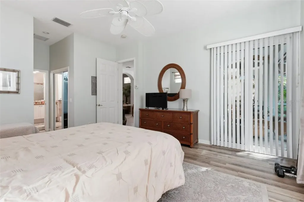 5127 Hanging Moss Lane Sarasota FL 34238