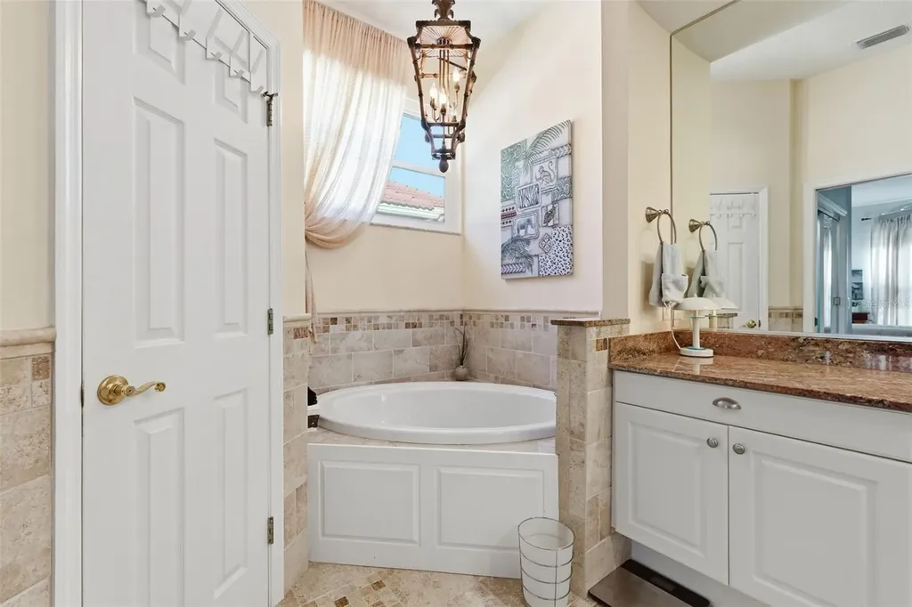 5127 Hanging Moss Lane Sarasota FL 34238