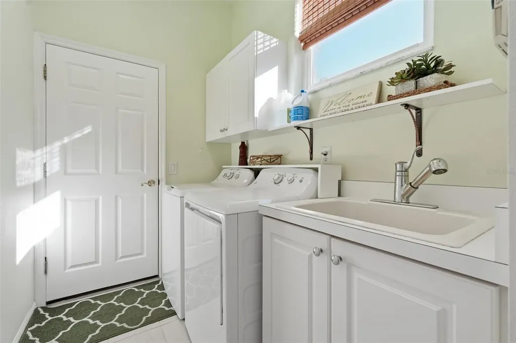 5127 Hanging Moss Lane Sarasota FL 34238