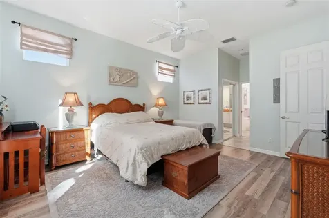 5127 Hanging Moss Lane Sarasota FL 34238