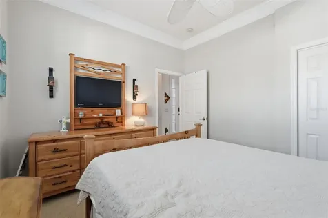 5127 Hanging Moss Lane Sarasota FL 34238