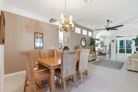 5127 Hanging Moss Lane Sarasota FL 34238