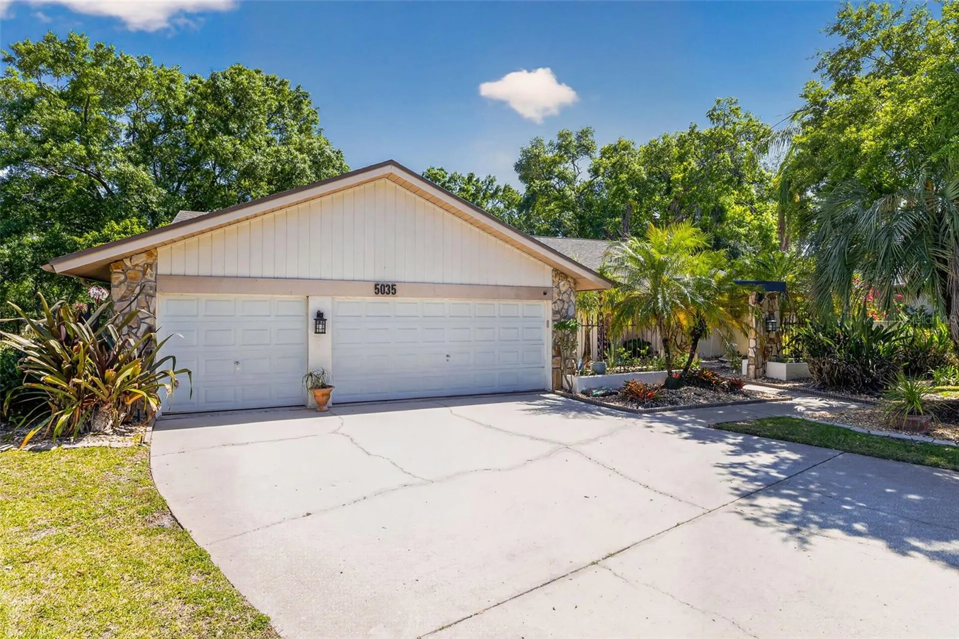 5035 Barrowe Drive Tampa FL 33624