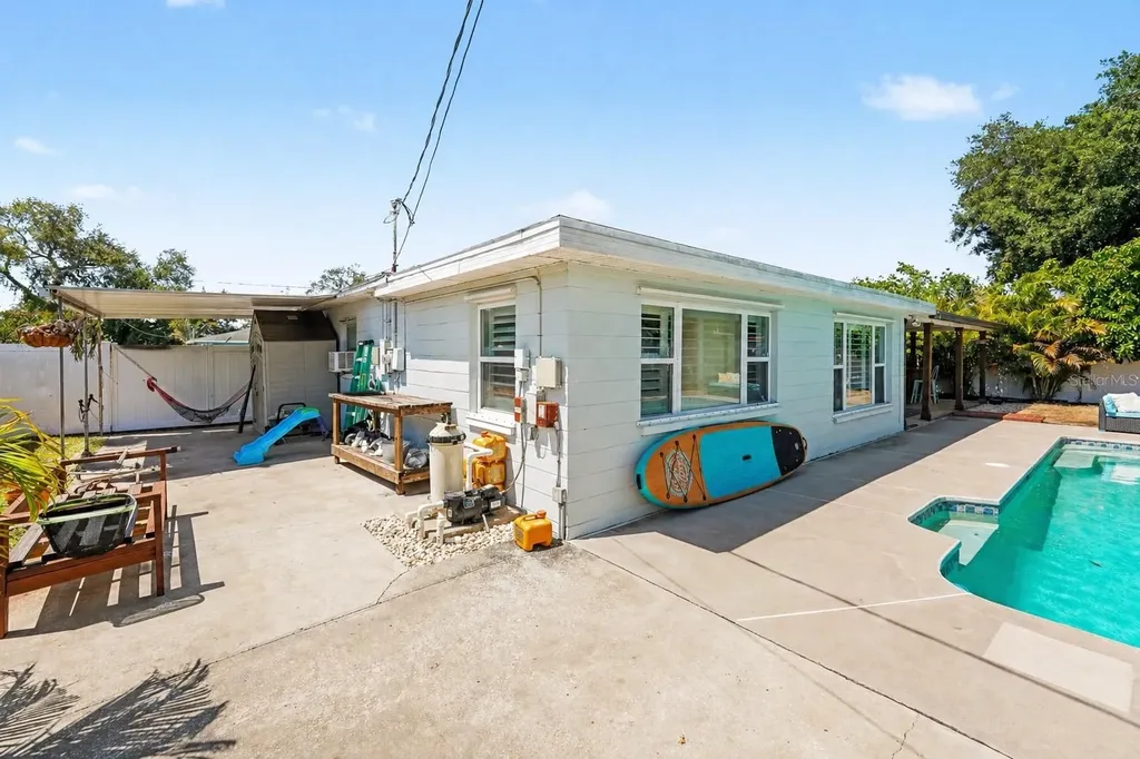 9703 48th Avenue N St Petersburg FL 33708
