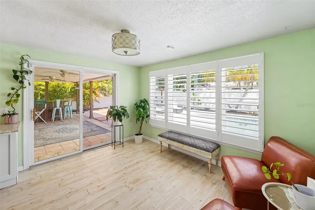 9703 48th Avenue N St Petersburg FL 33708
