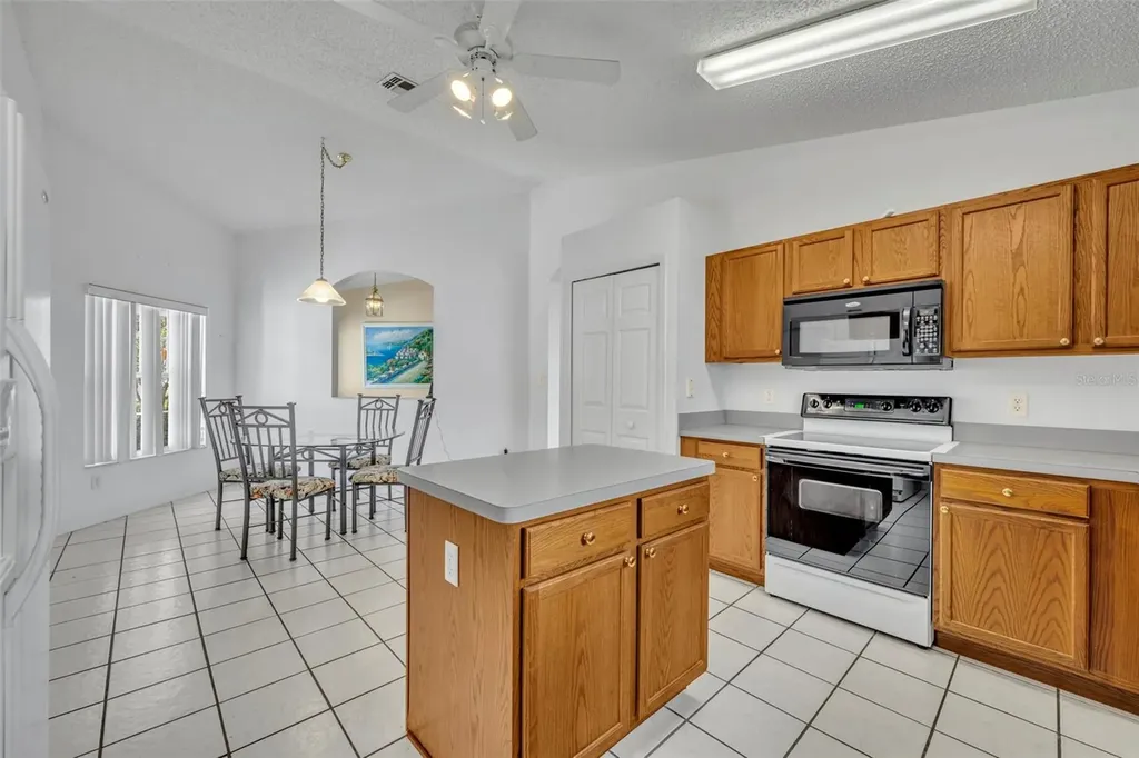 4936 Sawgrass Lake Circle Leesburg FL 34748