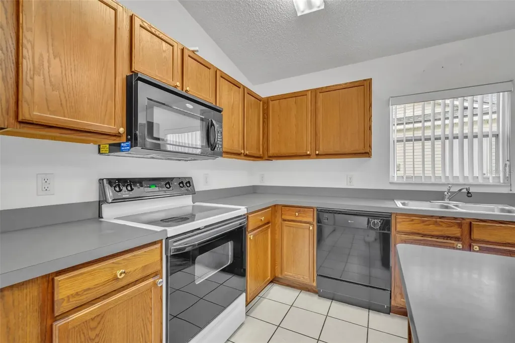 4936 Sawgrass Lake Circle Leesburg FL 34748