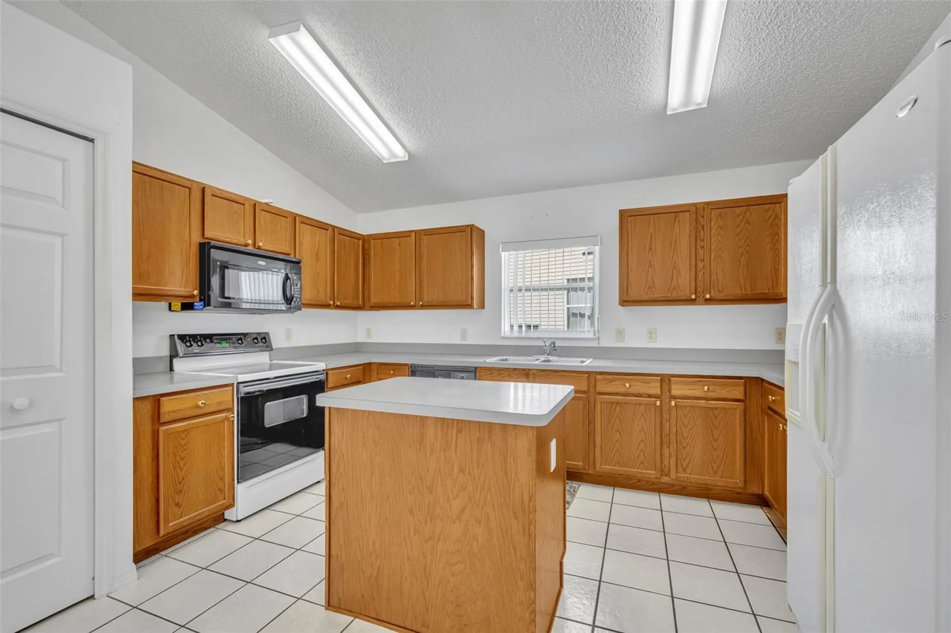4936 Sawgrass Lake Circle Leesburg FL 34748