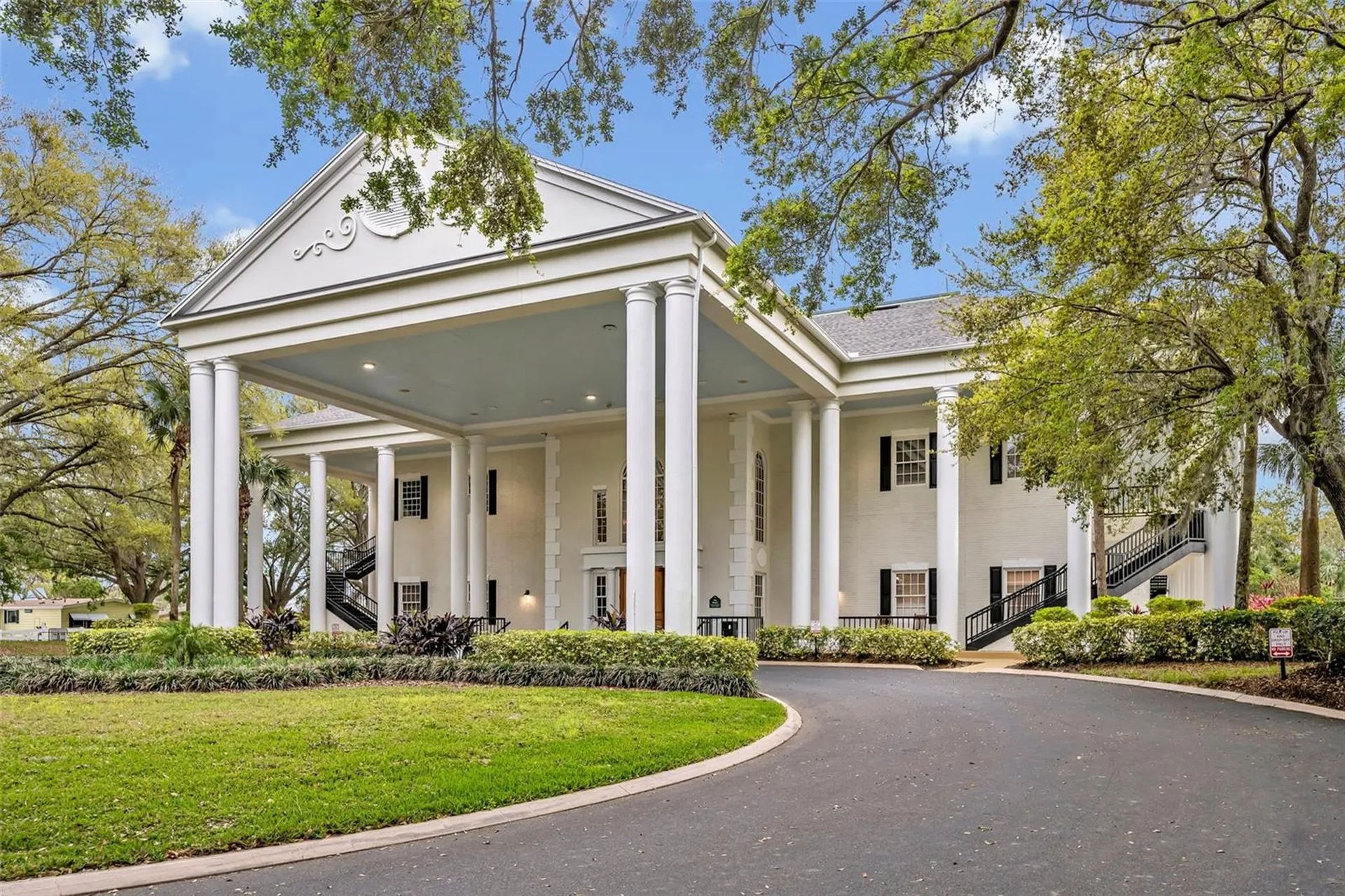 4936 Sawgrass Lake Circle Leesburg FL 34748
