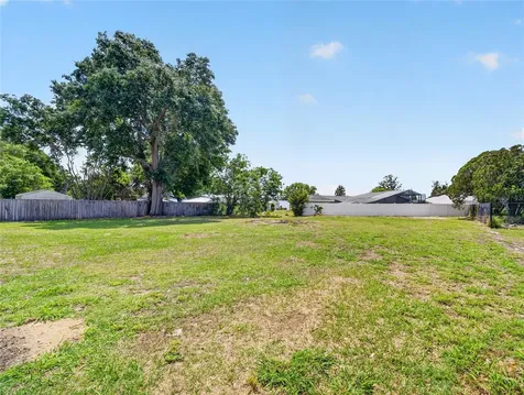 4 Grove Court SE Winter Haven FL 33884
