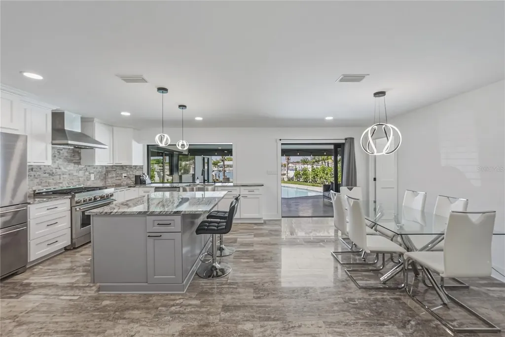 4201 37th Street S St Petersburg FL 33711