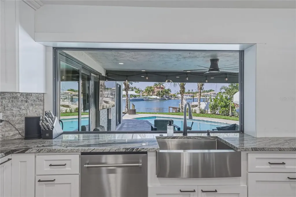 4201 37th Street S St Petersburg FL 33711