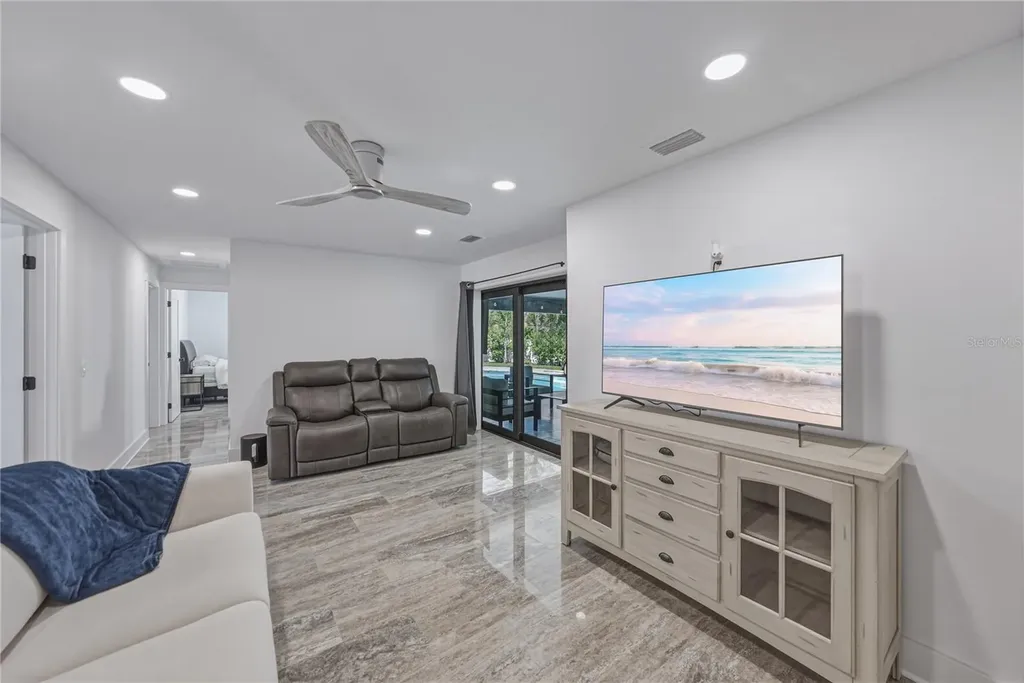 4201 37th Street S St Petersburg FL 33711