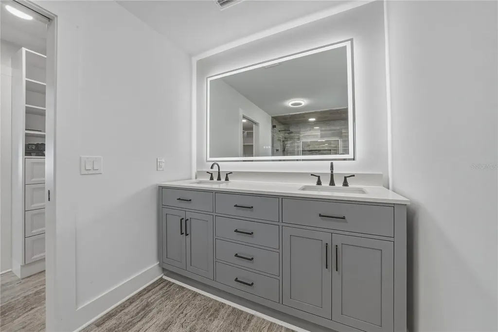 4201 37th Street S St Petersburg FL 33711