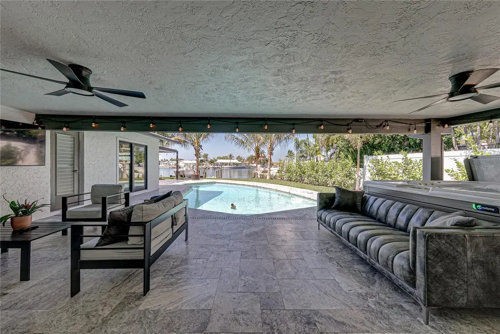 4201 37th Street S St Petersburg FL 33711