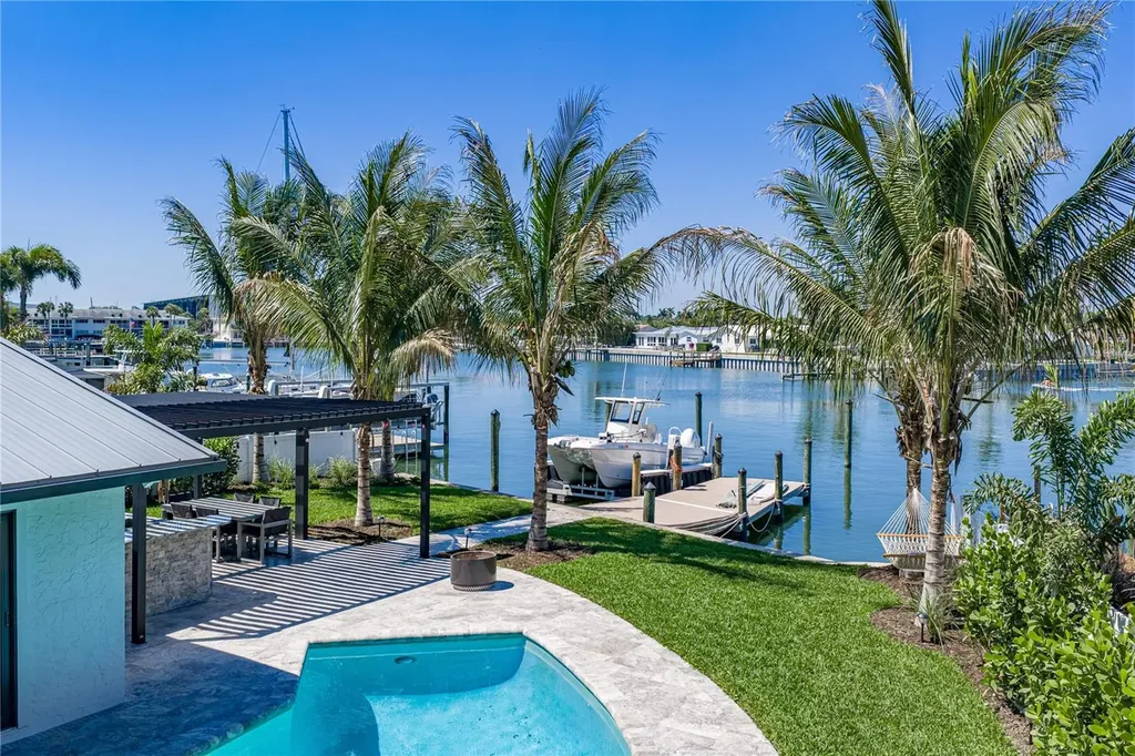 4201 37th Street S St Petersburg FL 33711