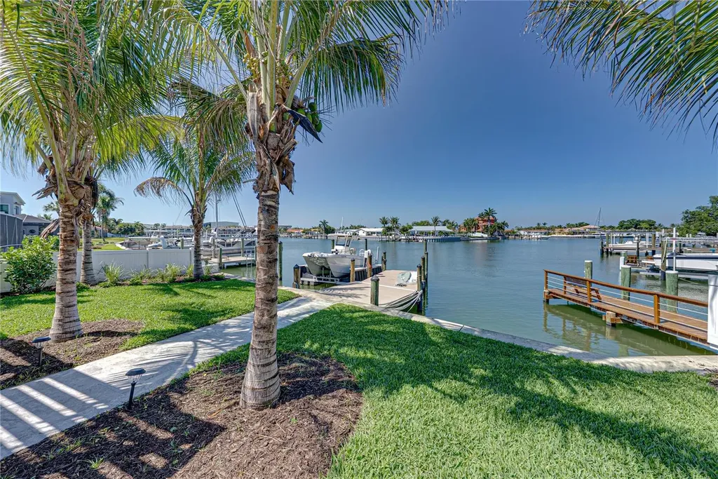4201 37th Street S St Petersburg FL 33711