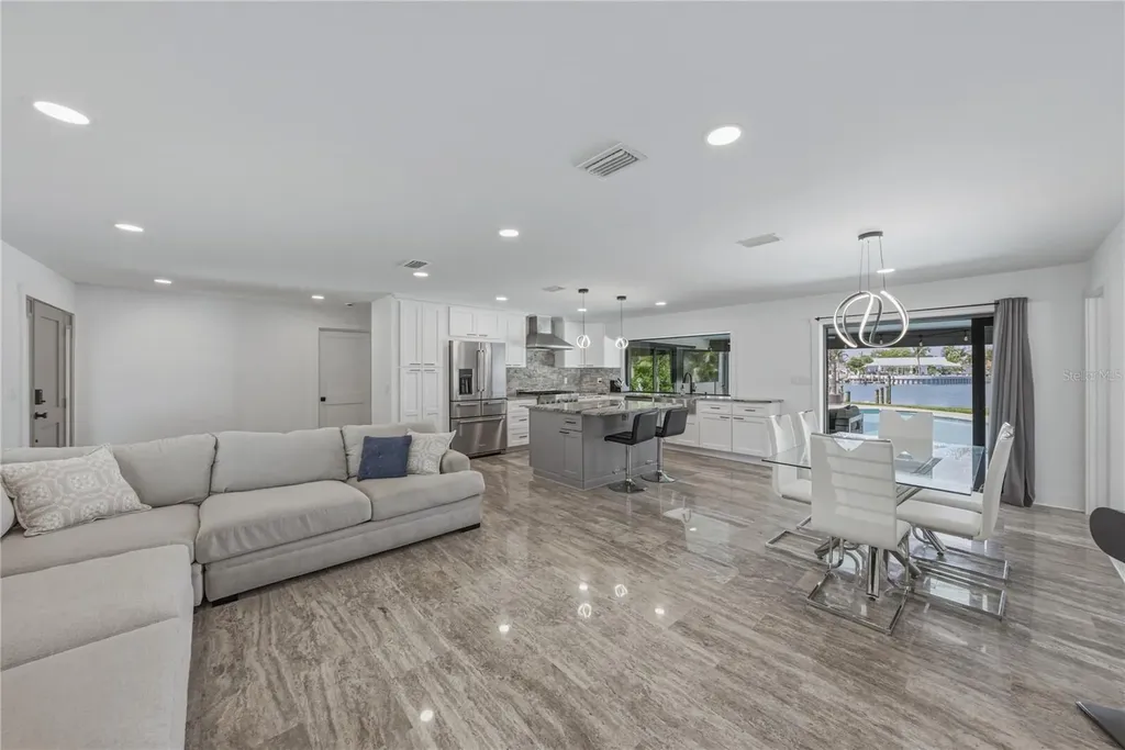 4201 37th Street S St Petersburg FL 33711