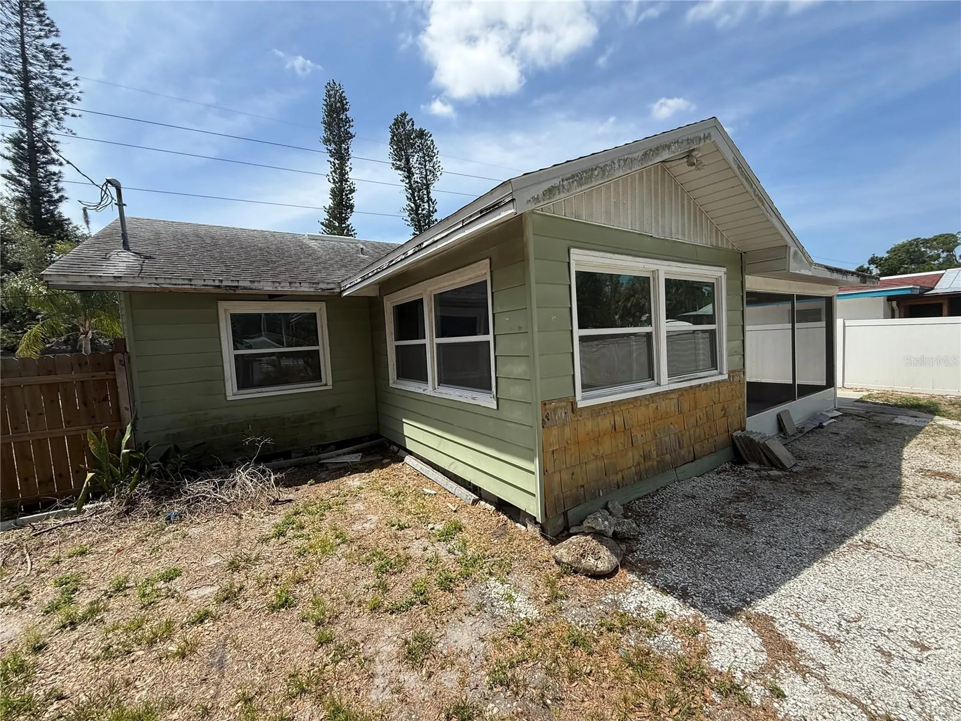 2722 9th Avenue W Bradenton FL 34205