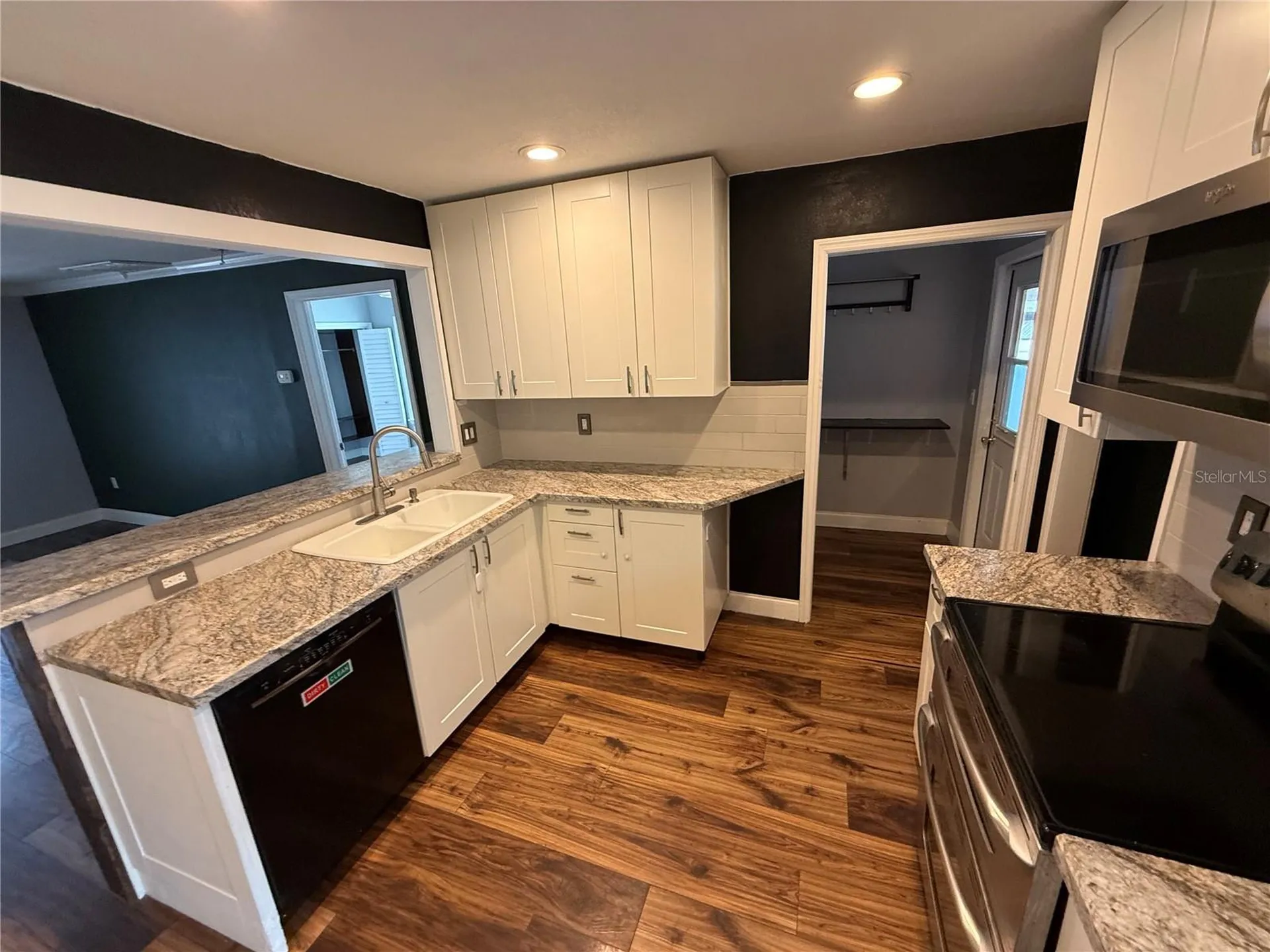 2722 9th Avenue W Bradenton FL 34205