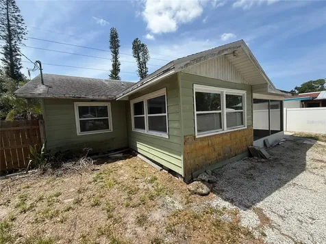 2722 9th Avenue W Bradenton FL 34205