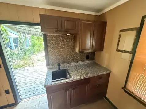 2722 9th Avenue W Bradenton FL 34205