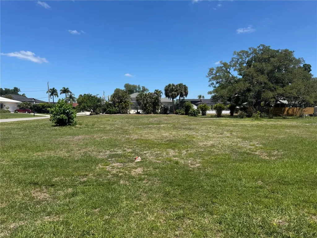 Dona Way Nokomis FL 34275