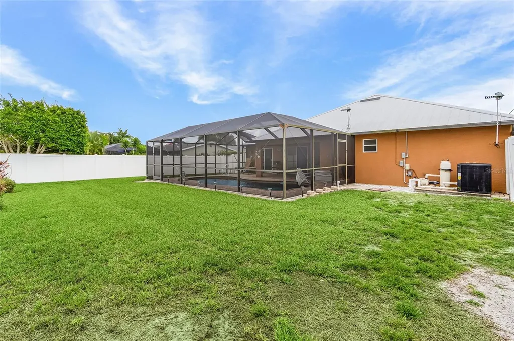 1215 SE 27th Street Cape Coral FL 33904
