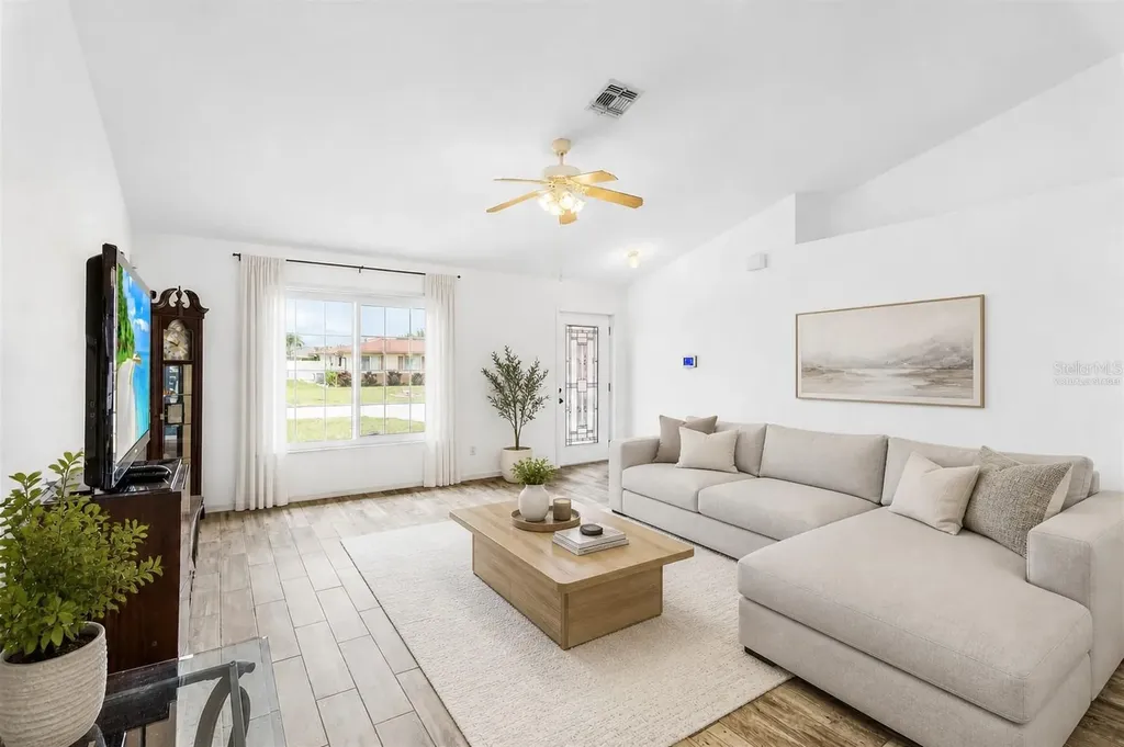 1215 SE 27th Street Cape Coral FL 33904