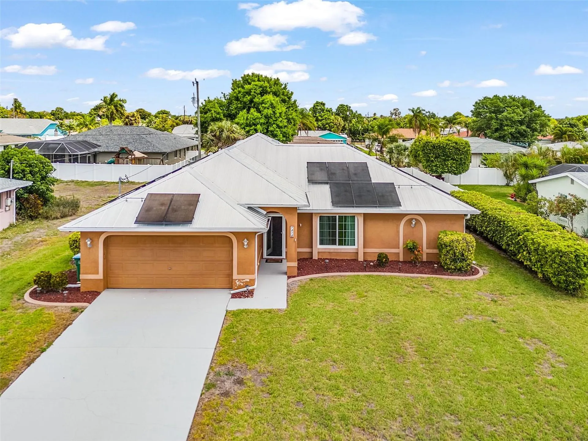 1215 SE 27th Street Cape Coral FL 33904