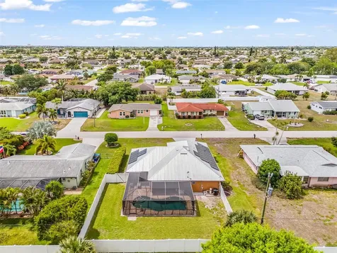 1215 SE 27th Street Cape Coral FL 33904
