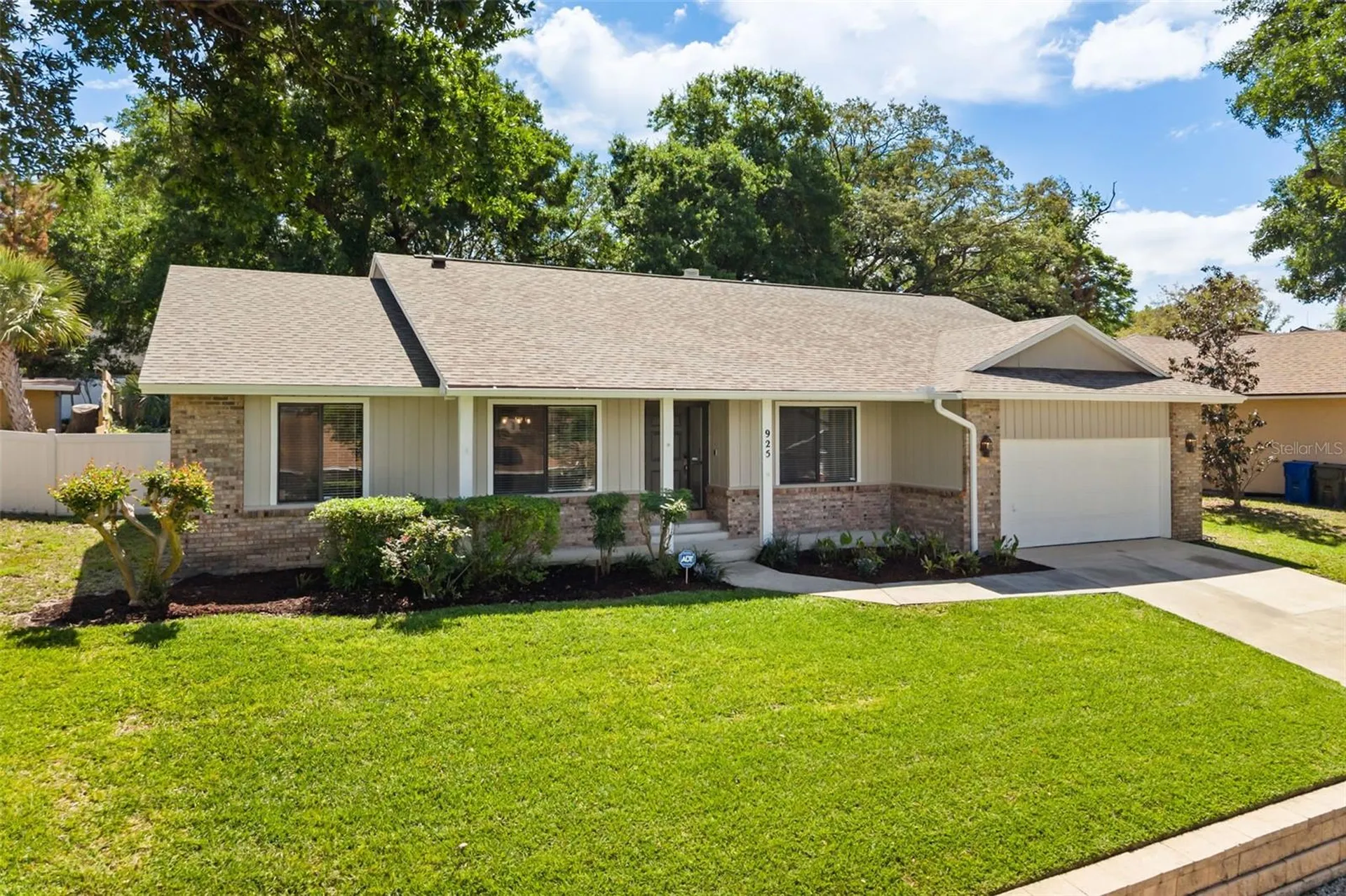 925 Red Dandy Drive Orlando FL 32818