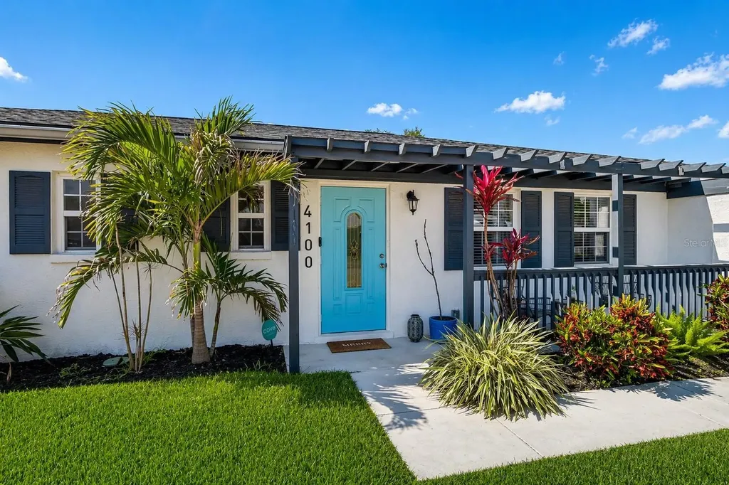 4100 W Tyson Avenue Tampa FL 33611