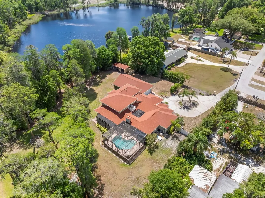 19229 Blount Road Lutz FL 33558