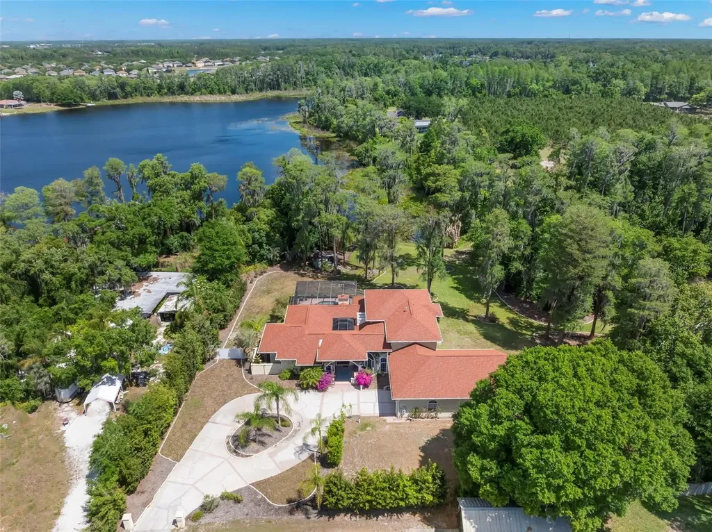 19229 Blount Road Lutz FL 33558