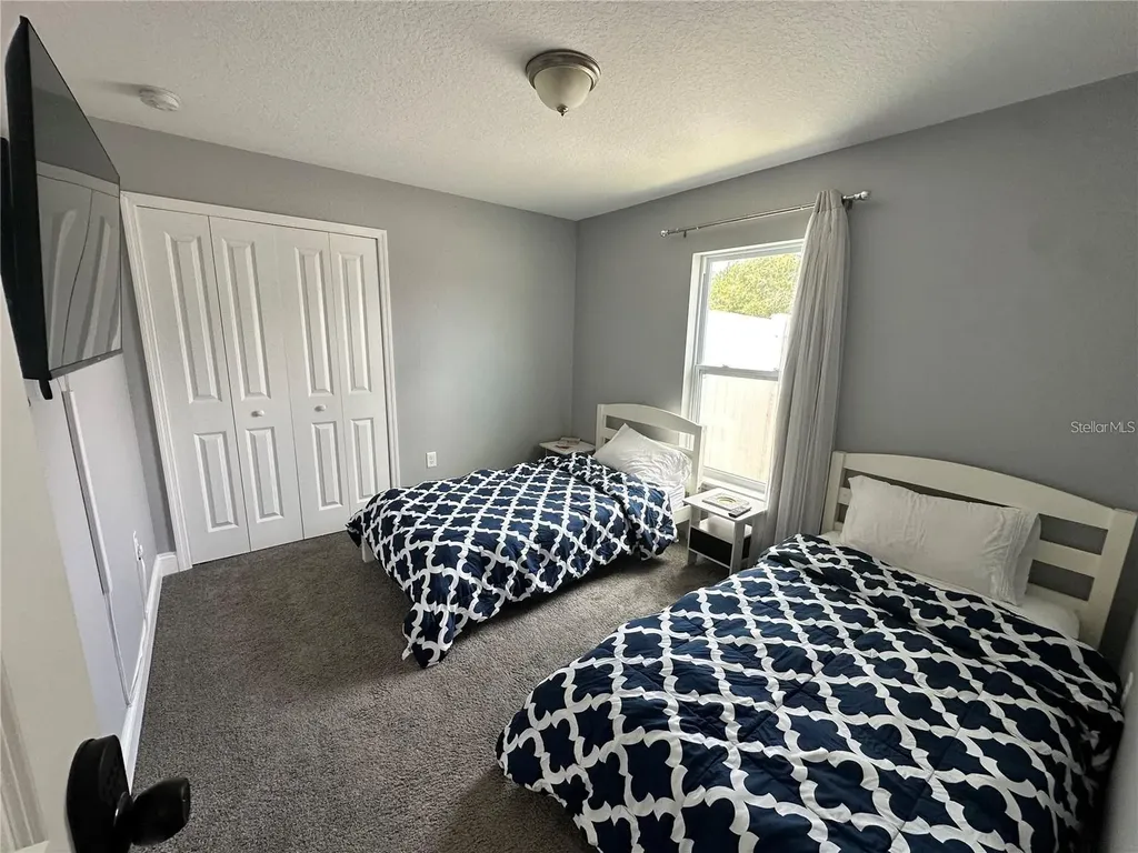 943 Derbyshire Drive Kissimmee FL 34758