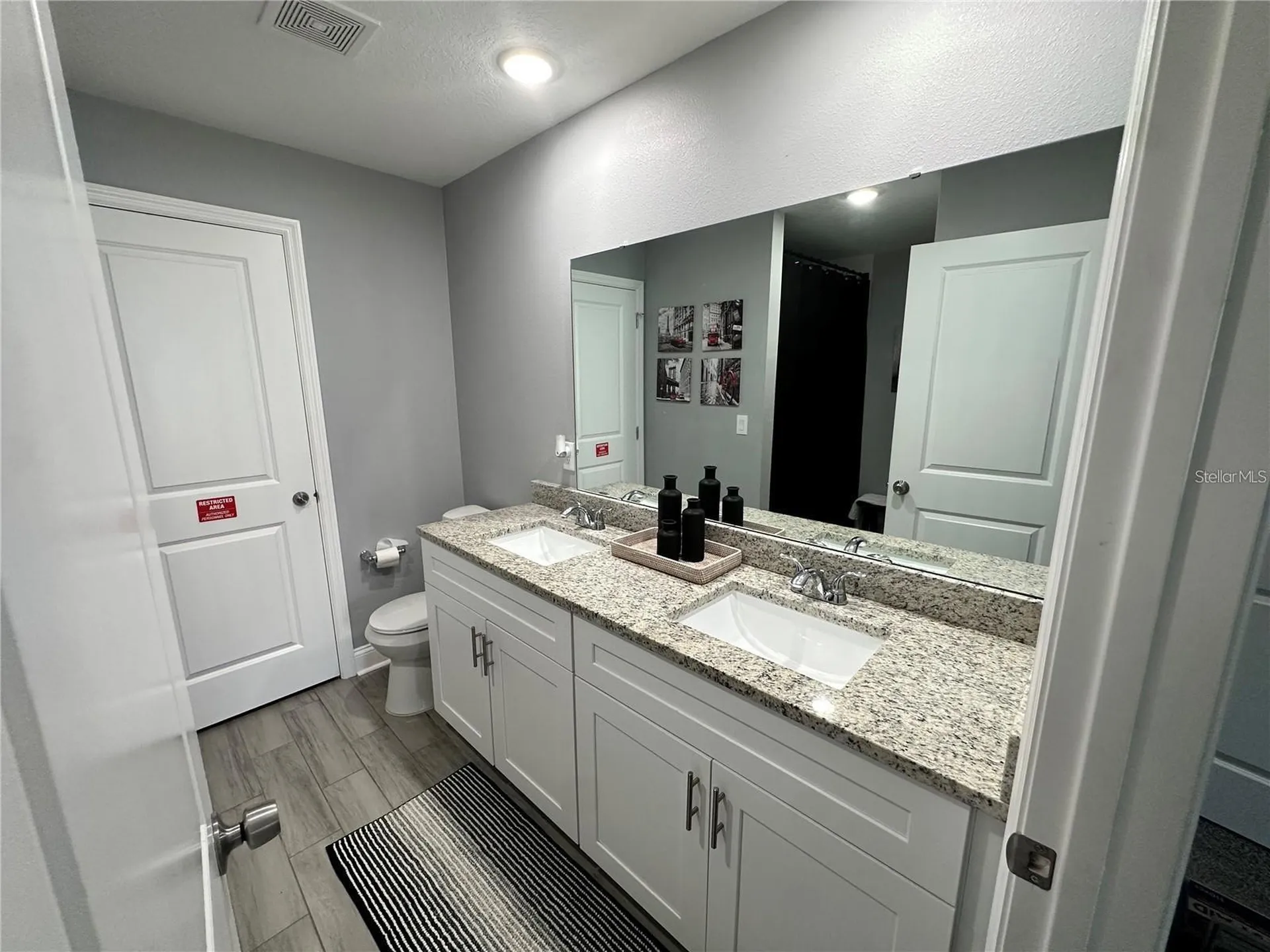 943 Derbyshire Drive Kissimmee FL 34758