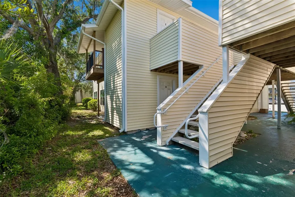 140 Hunter Lake Drive Oldsmar FL 34677