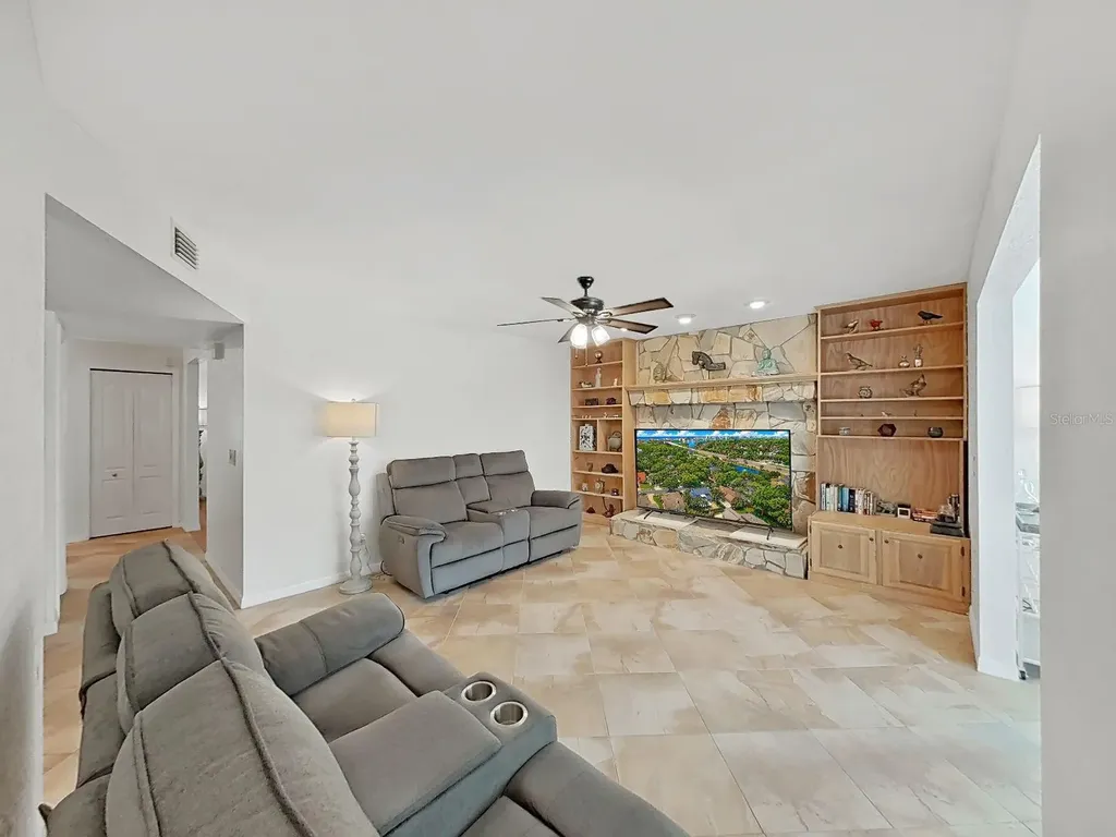 7645 Harbor View Way Seminole FL 33776