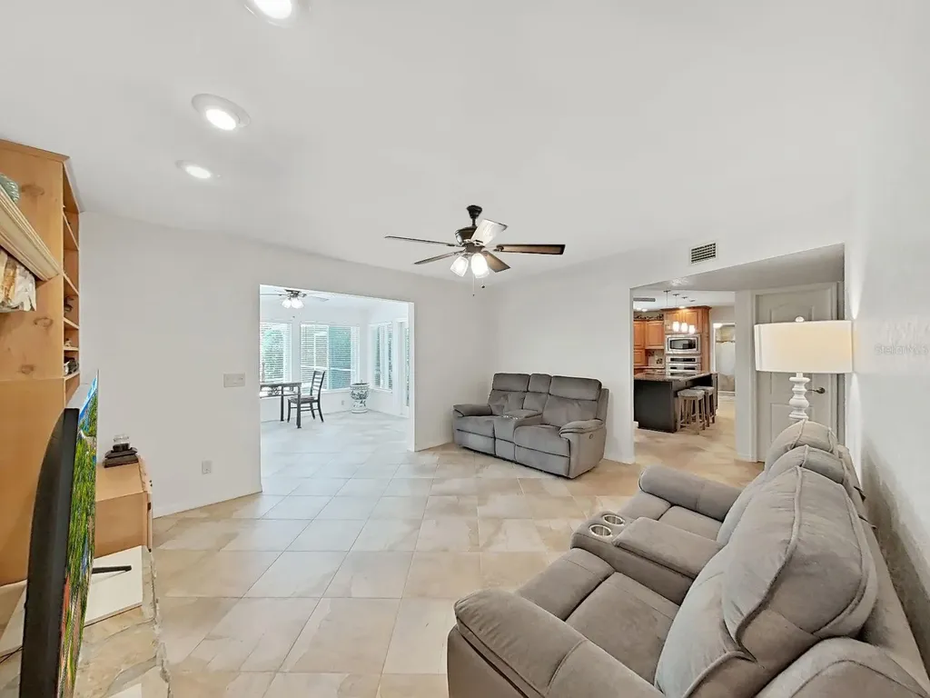 7645 Harbor View Way Seminole FL 33776