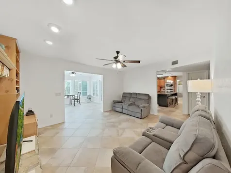7645 Harbor View Way Seminole FL 33776