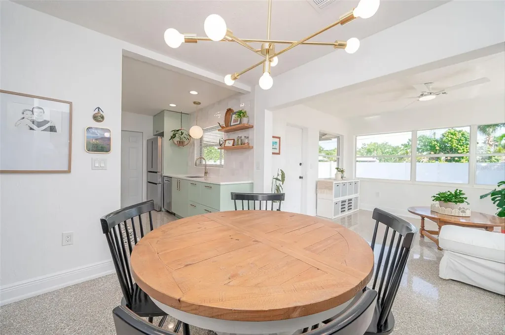 2833 Sunnyside Street Sarasota FL 34239