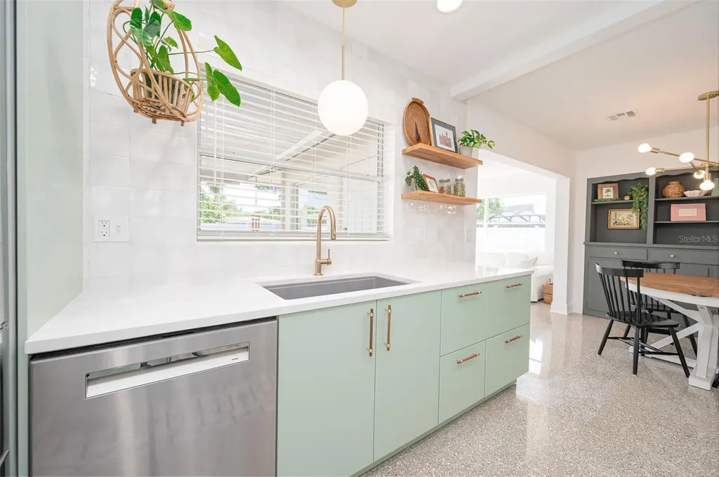 2833 Sunnyside Street Sarasota FL 34239