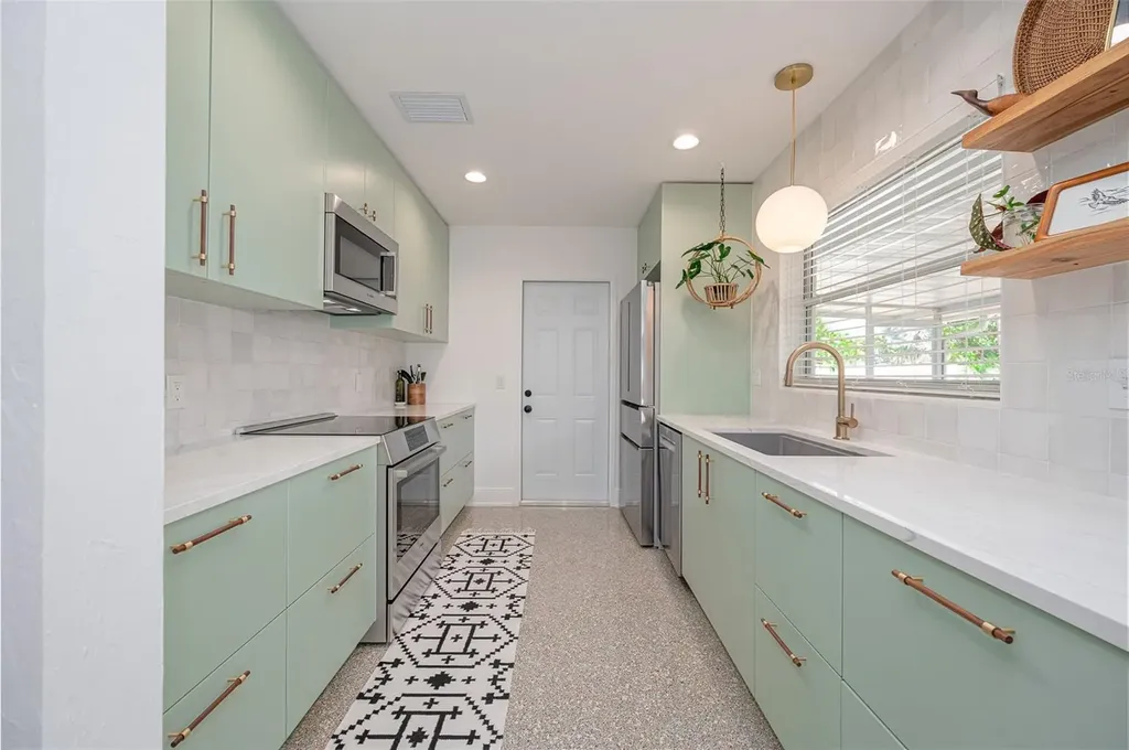 2833 Sunnyside Street Sarasota FL 34239