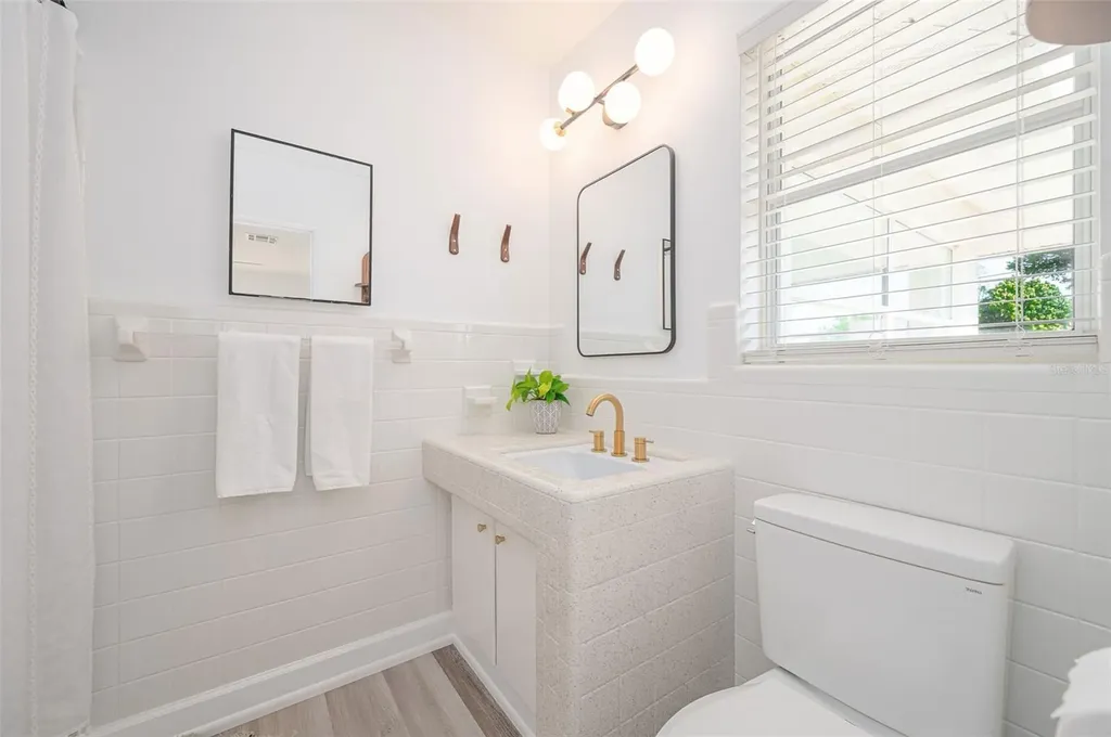 2833 Sunnyside Street Sarasota FL 34239