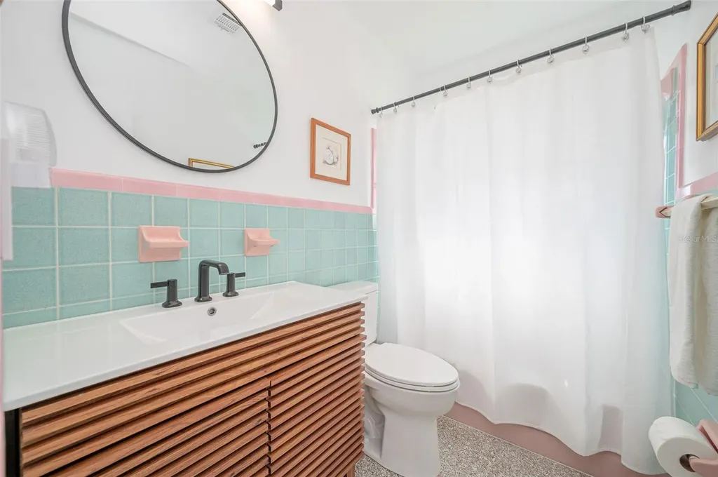 2833 Sunnyside Street Sarasota FL 34239